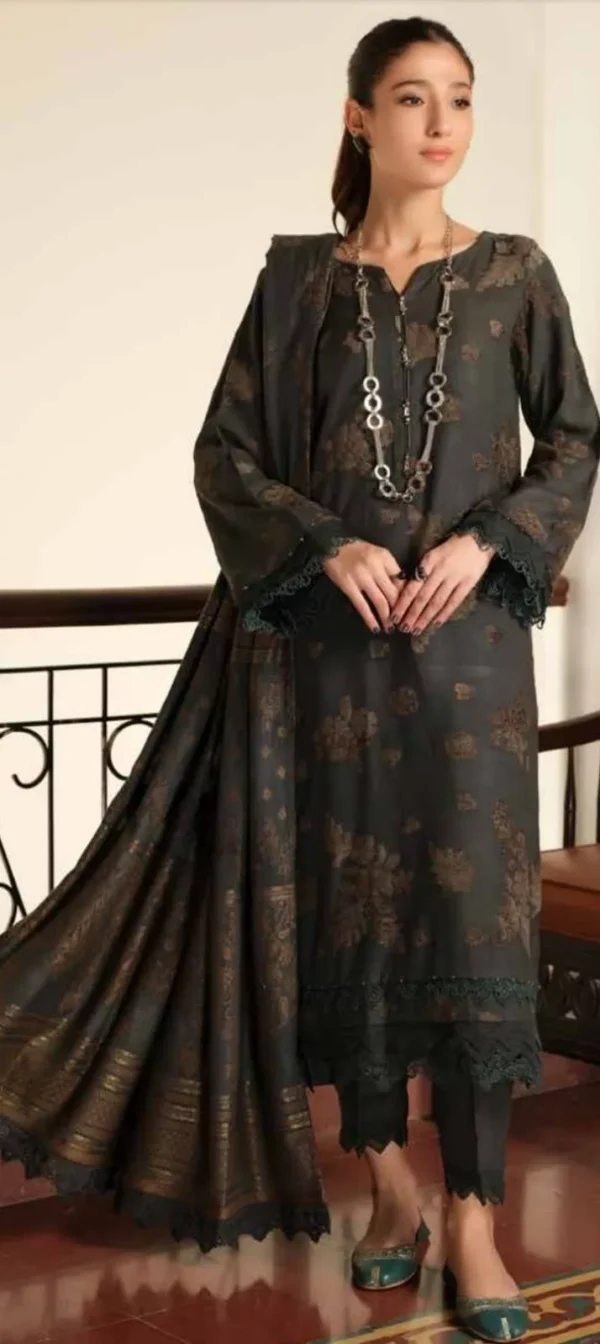 Tehzeeb by Riaz Arts Leather Peach with Velvet Jacquard Shawl 3pc | TL-335