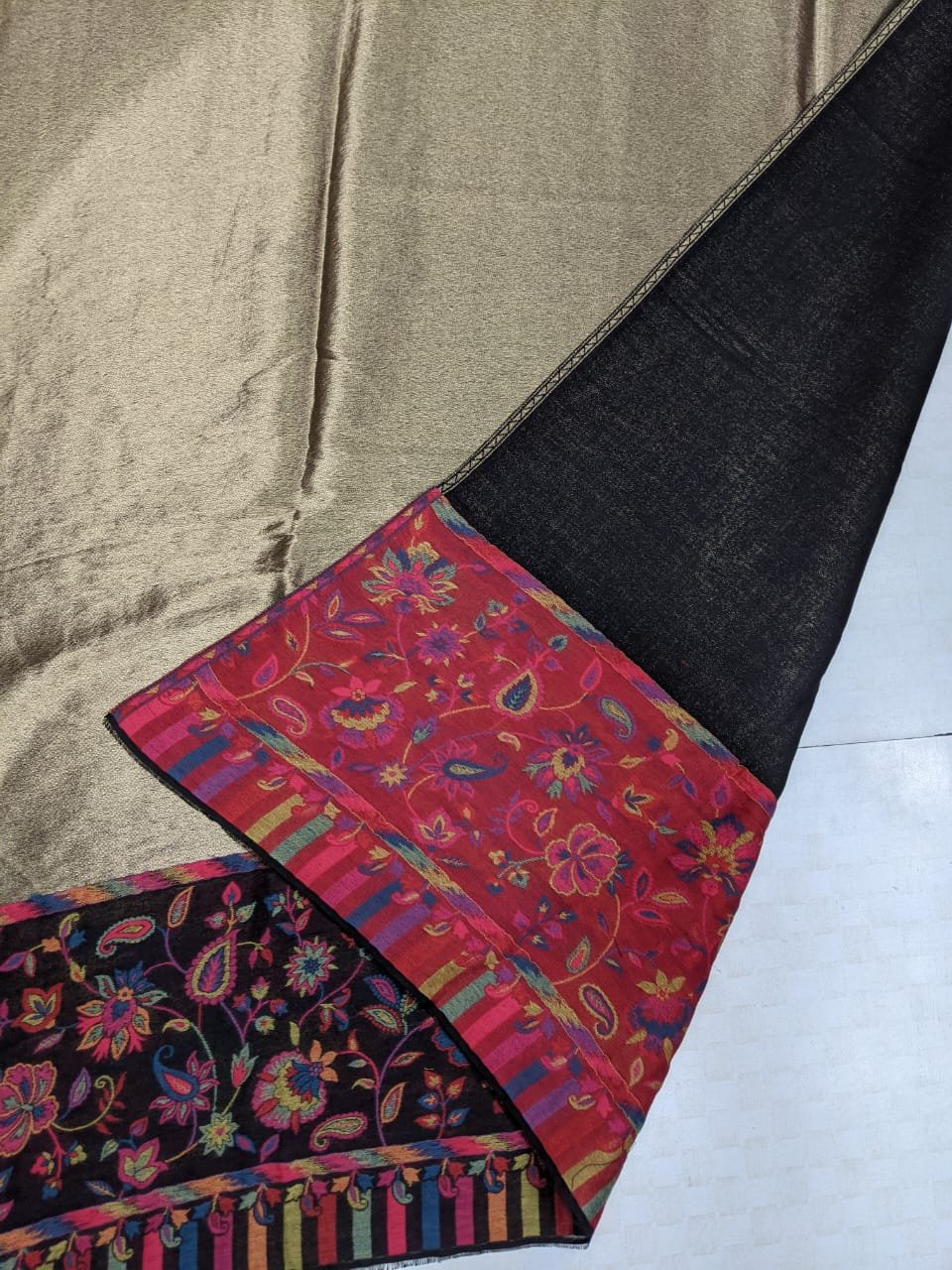 Two-tone Kani shawl lightweight winter wear Two-tone Kani shawl lightweight winter wear